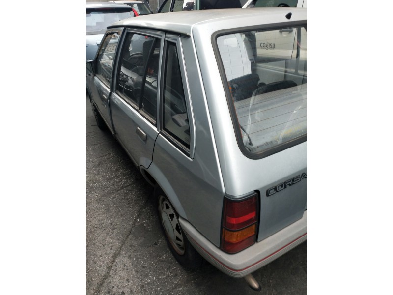 opel corsa a del año 1985