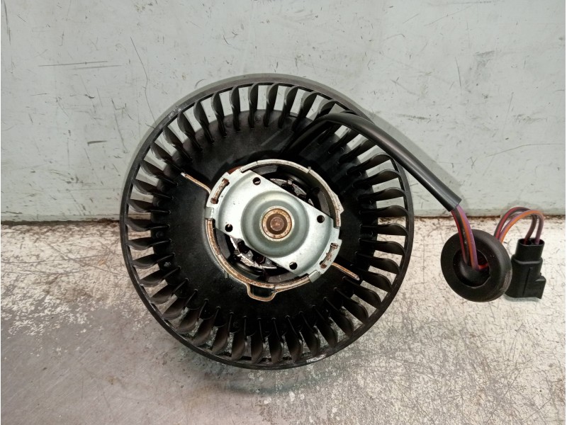 Recambio de motor calefaccion para ford fiesta berlina ghia referencia OEM IAM 559705  