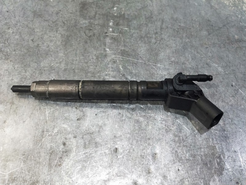 Recambio de inyector para mercedes sprinterii caja cerrada (desde 01.06) 2.1 cdi cat referencia OEM IAM   