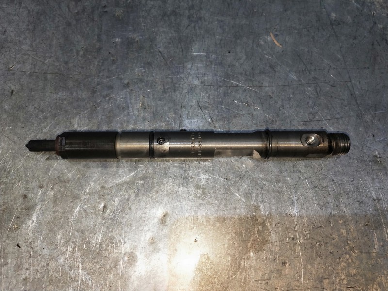 Recambio de inyector para audi a4 avant (8e) 2.5 tdi (114kw) referencia OEM IAM 059130201F 0432133795 BOSCH