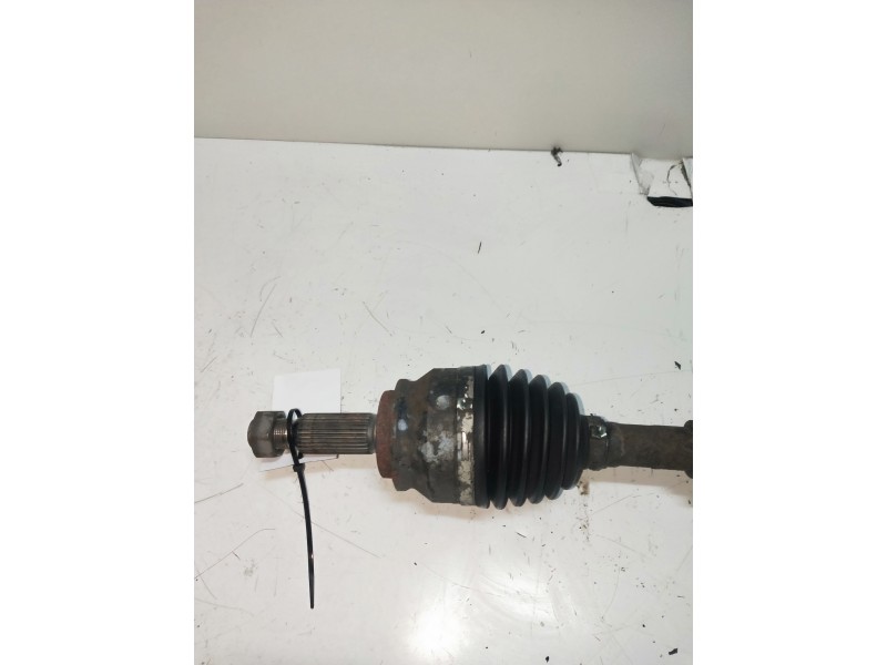 Recambio de transmision delantera derecha para dodge caliber s referencia OEM IAM P05105660AD  