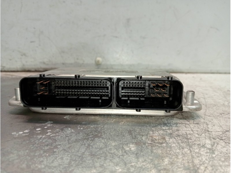 Recambio de centralita motor uce para audi a4 avant (8e) 2.5 tdi (114kw) referencia OEM IAM 0281011136 8E0907401P 
