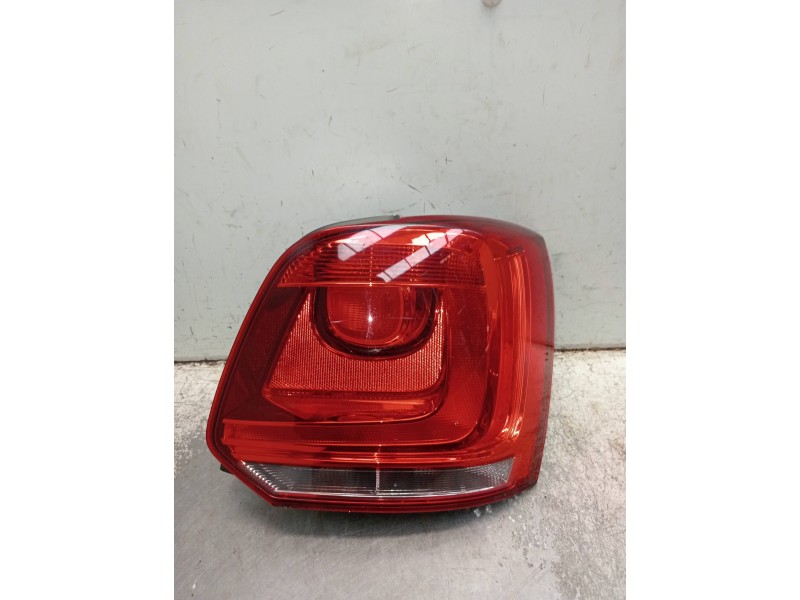 Recambio de piloto trasero derecho para volkswagen polo (6r1) crosspolo referencia OEM IAM 6R0945258A  