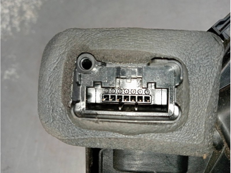 Recambio de motor cierre centralizado delantero izquierdo para volkswagen polo (6r1) crosspolo referencia OEM IAM 15D5K18370115D