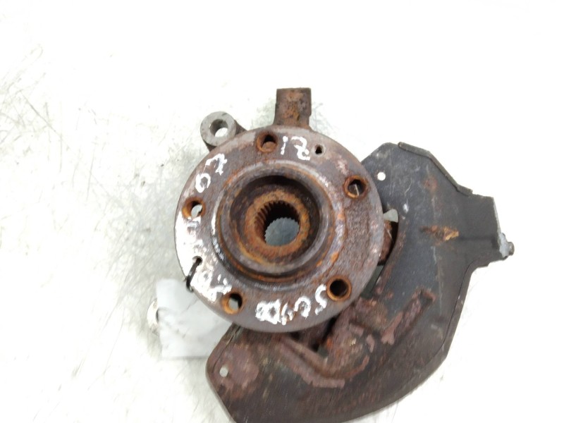 Recambio de mangueta delantera izquierda para fiat scudo combi (272) 2.0 16v jtdm cat referencia OEM IAM   