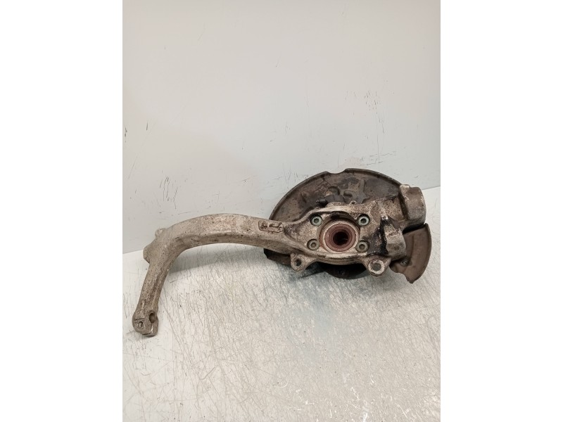 Recambio de mangueta delantera izquierda para audi a4 avant (8e) 2.5 tdi (114kw) referencia OEM IAM   