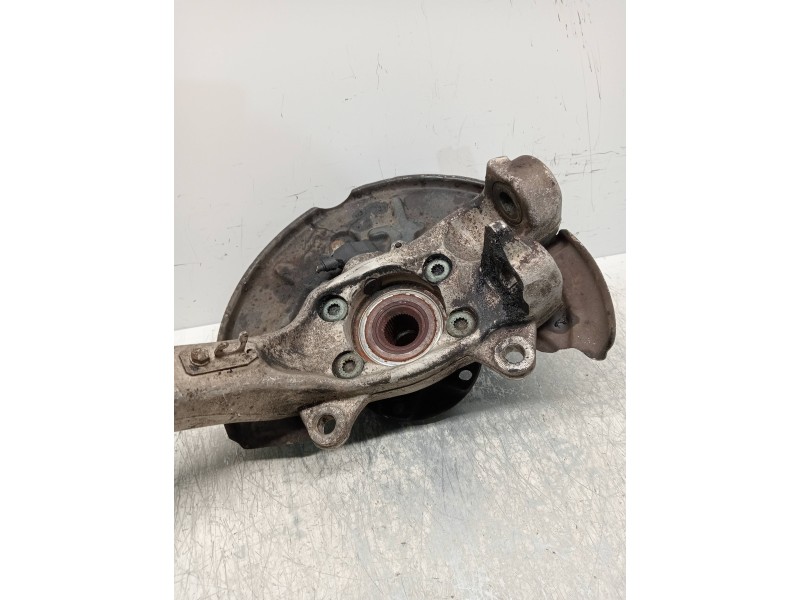 Recambio de mangueta delantera izquierda para audi a4 avant (8e) 2.5 tdi (114kw) referencia OEM IAM   