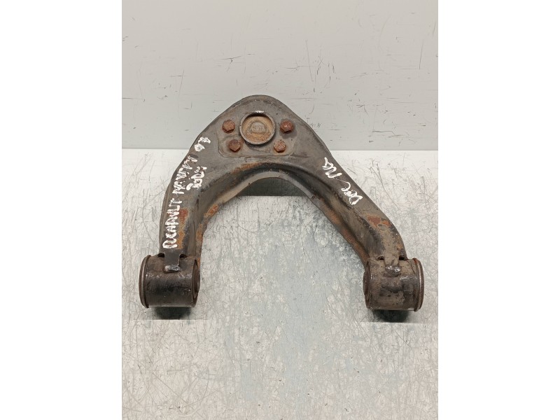 Recambio de brazo suspension superior delantero izquierdo para renault maxity 2.9 diesel referencia OEM IAM   