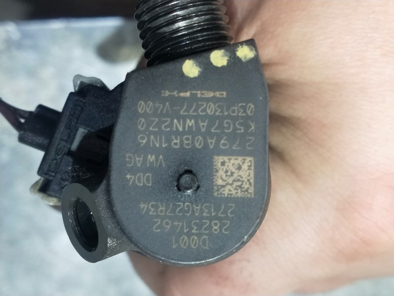 Recambio de inyector para volkswagen polo (6r1) crosspolo referencia OEM IAM 03P130277V400 28231462 DELPHI