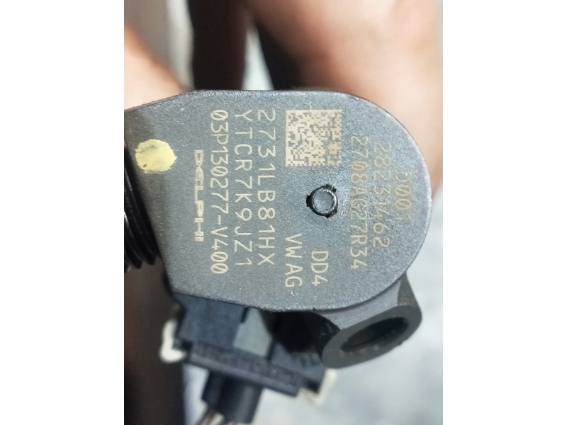 Recambio de inyector para volkswagen polo (6r1) crosspolo referencia OEM IAM 03P130277V400 28231462 DELPHI