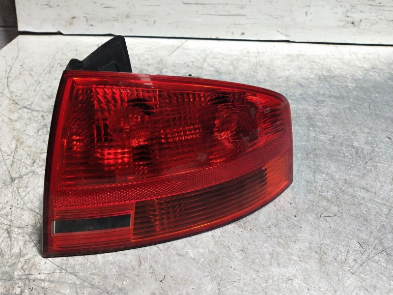 Recambio de piloto trasero derecho para audi a4 berlina (8e) 2.0 tdi 16v (103kw) referencia OEM IAM 8E5945096  