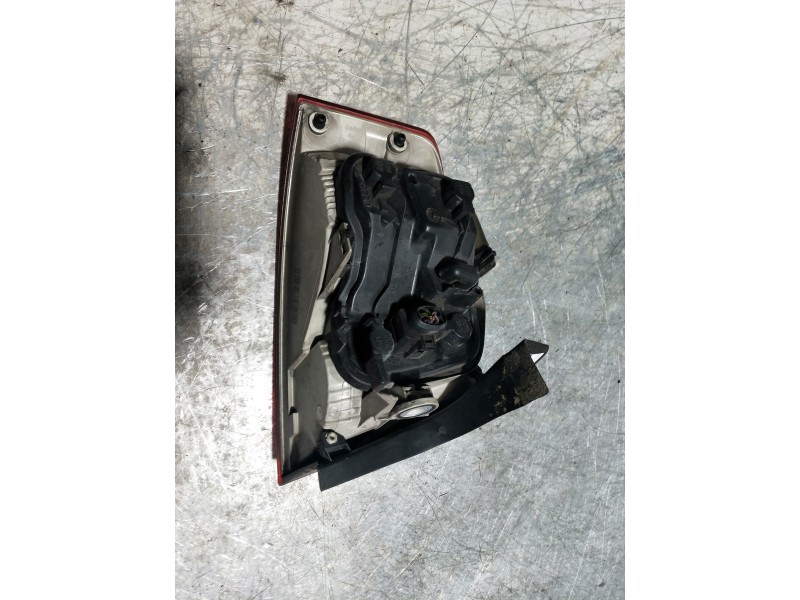 Recambio de piloto trasero derecho para audi a4 berlina (8e) 2.0 tdi 16v (103kw) referencia OEM IAM 8E5945096  