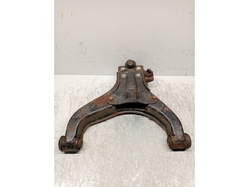 Recambio de brazo suspension inferior delantero izquierdo para renault maxity 2.9 diesel referencia OEM IAM   