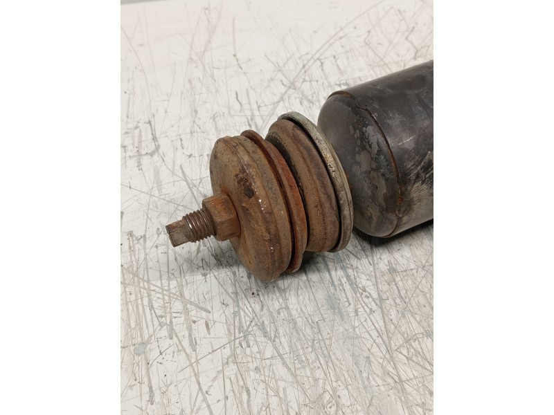 Recambio de amortiguador delantero derecho para renault maxity 2.9 diesel referencia OEM IAM   