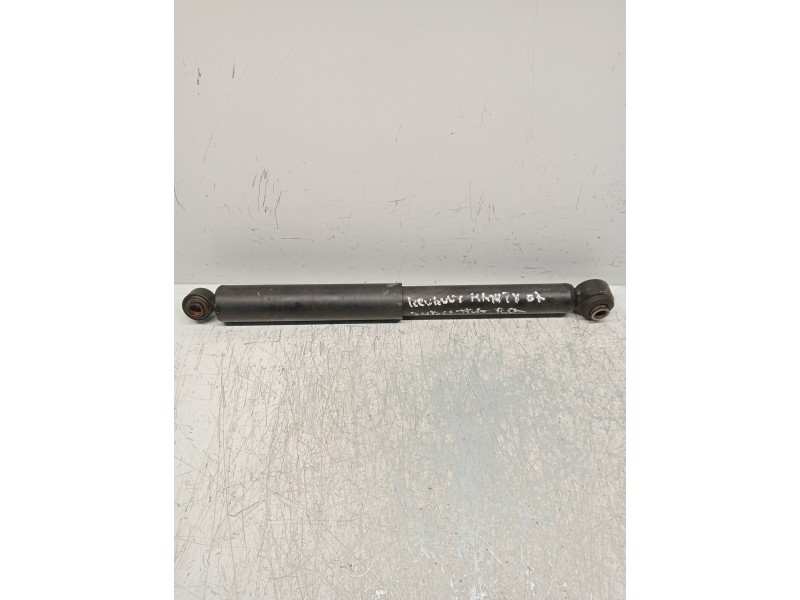 Recambio de amortiguador trasero izquierdo para renault maxity 2.9 diesel referencia OEM IAM   