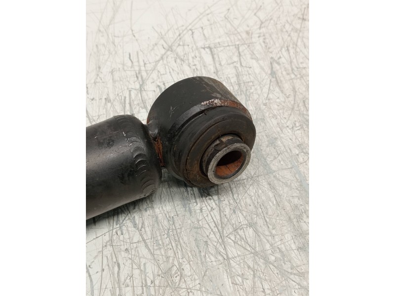 Recambio de amortiguador trasero izquierdo para renault maxity 2.9 diesel referencia OEM IAM   