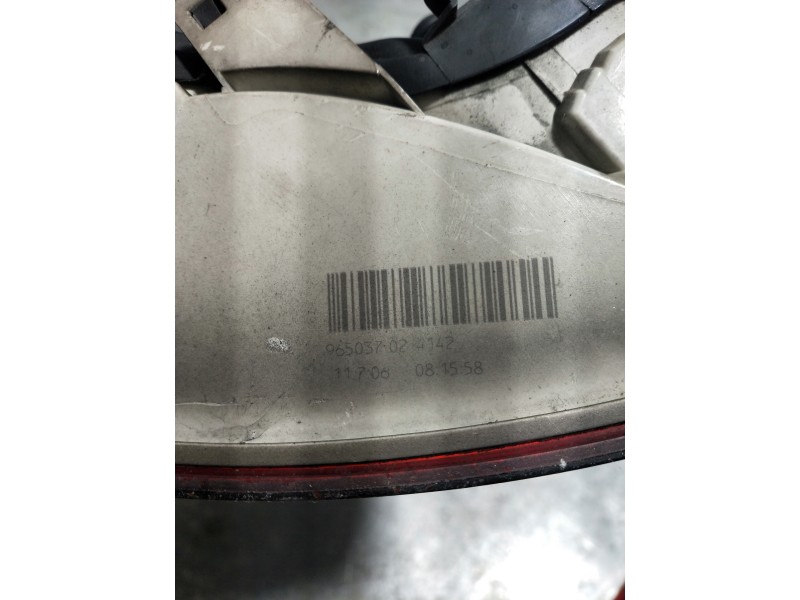 Recambio de piloto trasero derecho para audi a4 berlina (8e) 2.0 tdi 16v (103kw) referencia OEM IAM 8E5945096  