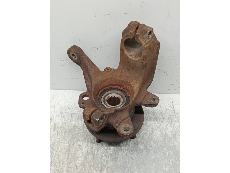 Recambio de mangueta delantera izquierda para ford fiesta berlina ghia referencia OEM IAM   