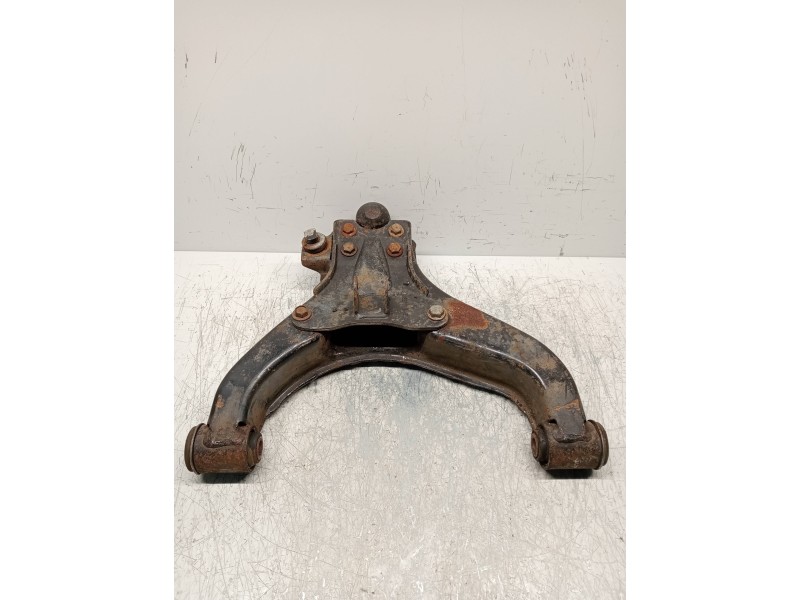 Recambio de brazo suspension inferior delantero derecho para renault maxity 2.9 diesel referencia OEM IAM   