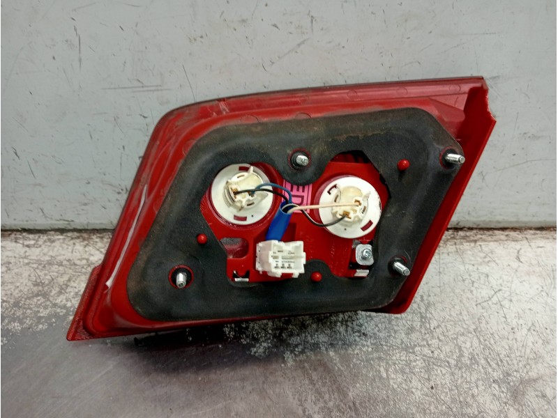 Recambio de piloto trasero izquierdo interior para chevrolet lacetti 2.0 diesel cat referencia OEM IAM   