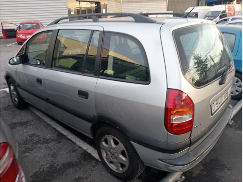 opel zafira a del año 2000