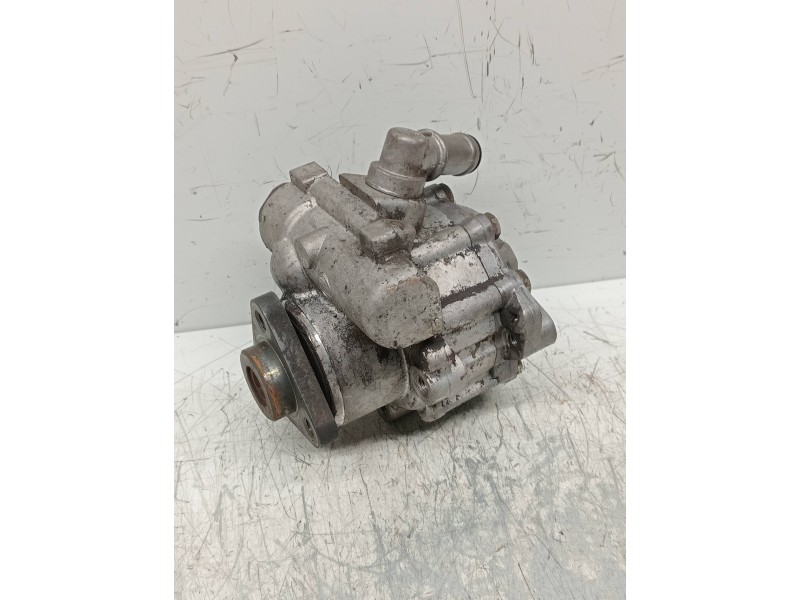 Recambio de bomba direccion para audi a4 avant (8e) 2.5 tdi (114kw) referencia OEM IAM   