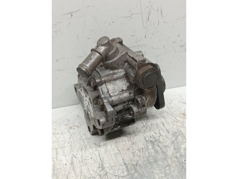Recambio de bomba direccion para audi a4 avant (8e) 2.5 tdi (114kw) referencia OEM IAM   