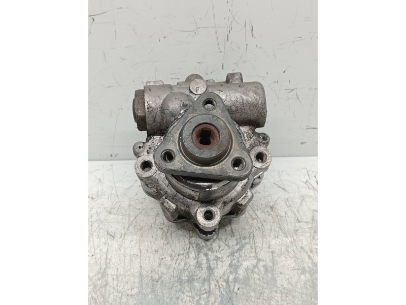 Recambio de bomba direccion para audi a4 avant (8e) 2.5 tdi (114kw) referencia OEM IAM   