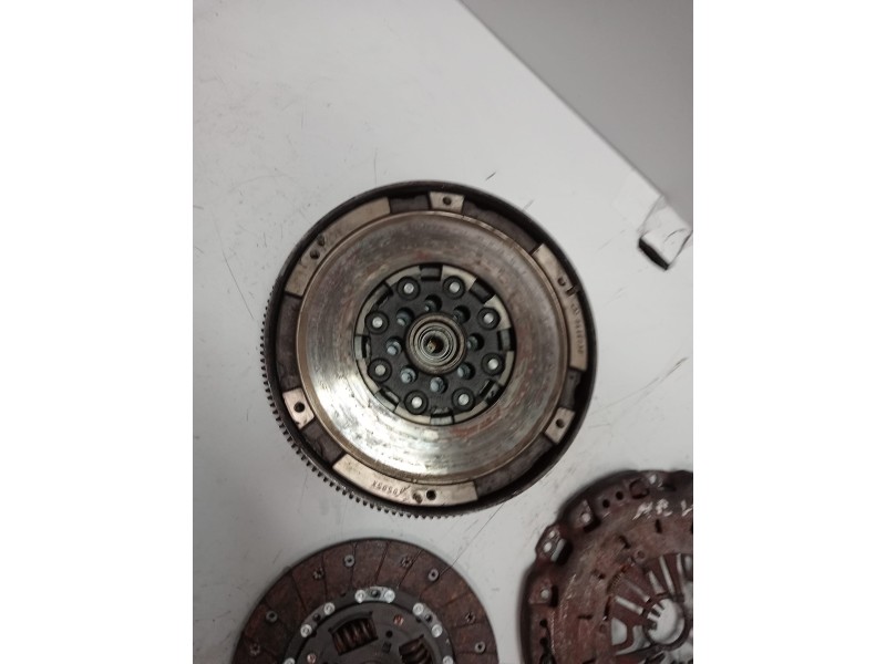 Recambio de kit embrague para mercedes vito caja cerrada 6.03  2.1 cdi referencia OEM IAM   