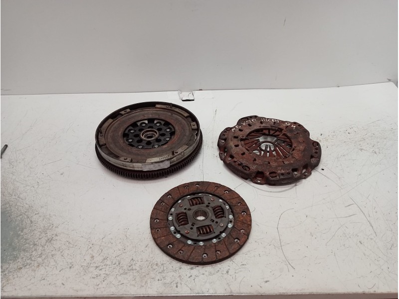 Recambio de kit embrague para mercedes vito caja cerrada 6.03  2.1 cdi referencia OEM IAM   