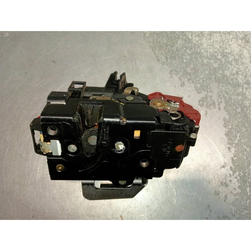 Recambio de motor cierre centralizado delantero derecho para audi a4 avant (8e) 2.5 tdi (114kw) referencia OEM IAM   4P