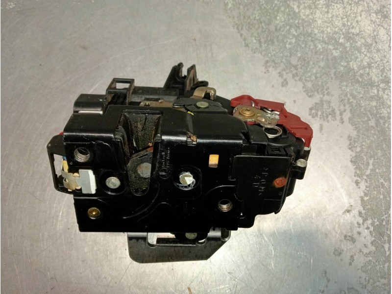 Recambio de motor cierre centralizado delantero derecho para audi a4 avant (8e) 2.5 tdi (114kw) referencia OEM IAM   4P