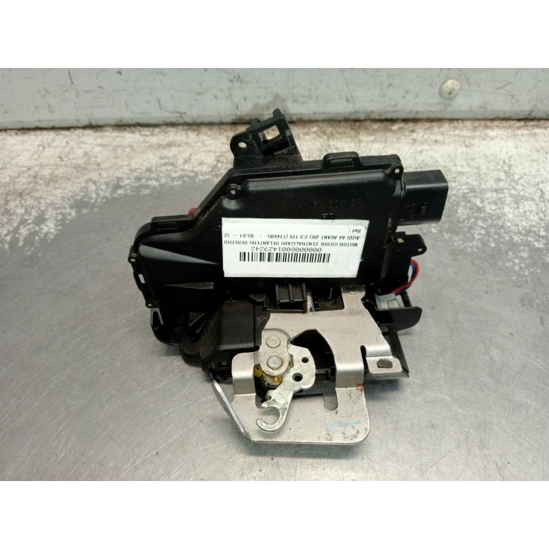 Recambio de motor cierre centralizado delantero derecho para audi a4 avant (8e) 2.5 tdi (114kw) referencia OEM IAM   4P