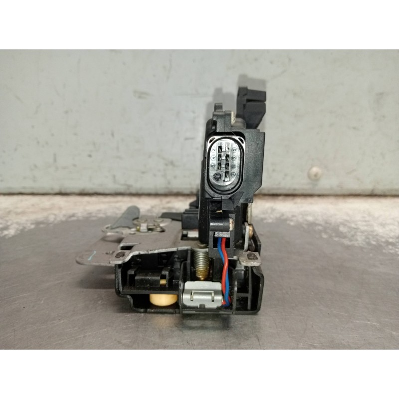 Recambio de motor cierre centralizado delantero derecho para audi a4 avant (8e) 2.5 tdi (114kw) referencia OEM IAM   4P