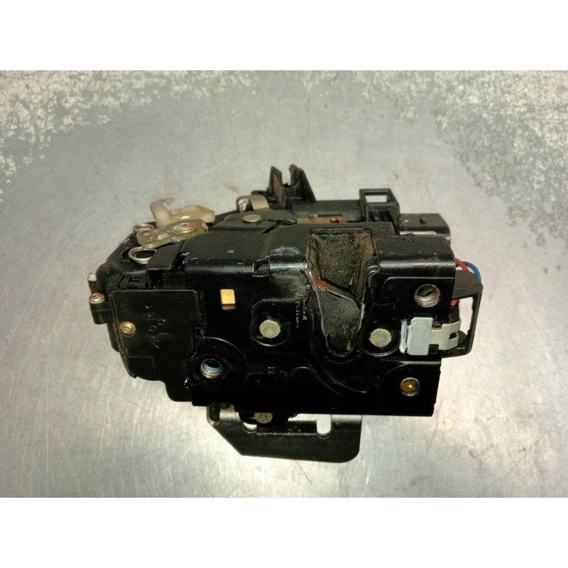 Recambio de motor cierre centralizado delantero izquierdo para audi a4 avant (8e) 2.5 tdi (114kw) referencia OEM IAM   4P