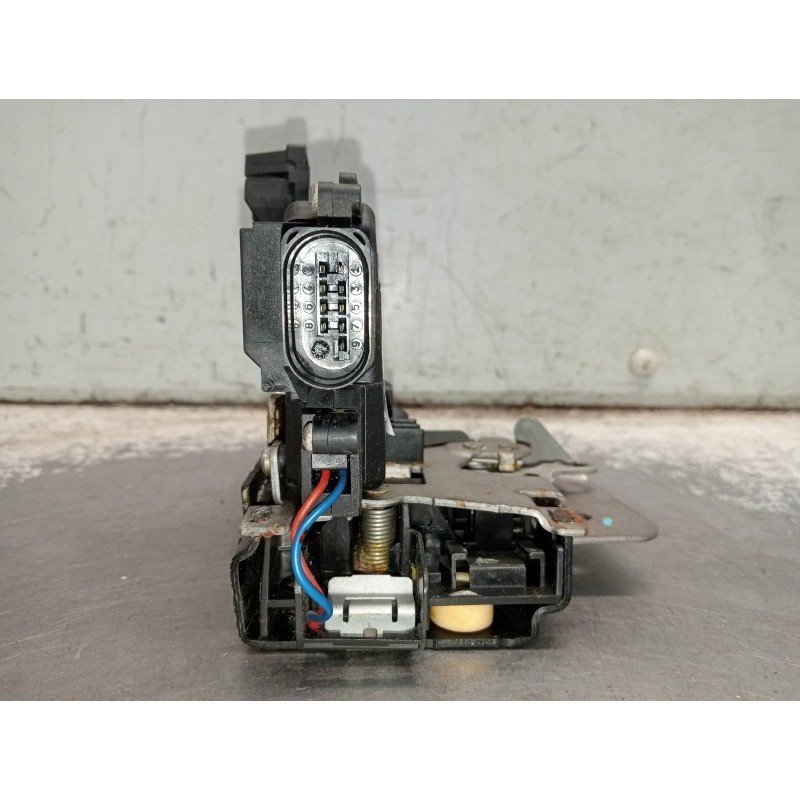 Recambio de motor cierre centralizado delantero izquierdo para audi a4 avant (8e) 2.5 tdi (114kw) referencia OEM IAM   4P