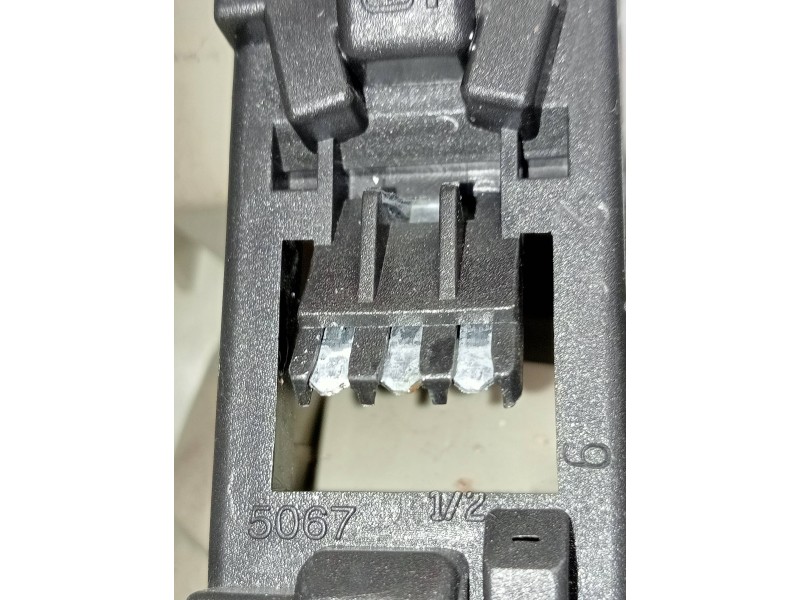 Recambio de piloto trasero derecho interior para opel omega b design edition berlina referencia OEM IAM   