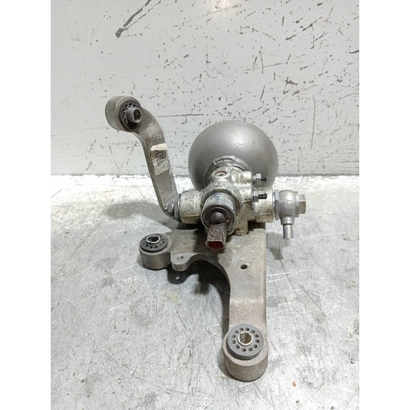 Recambio de acumulador central amortiguacion para citroen c5 berlina feel edition referencia OEM IAM 9655235680  ESFERA