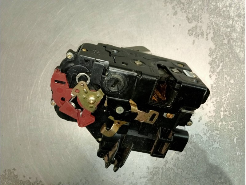 Recambio de motor cierre centralizado trasero derecho para audi a4 avant (8e) 2.5 tdi (114kw) referencia OEM IAM   5P