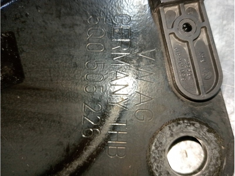 Recambio de brazo suspension superior trasero derecho para volkswagen golf vii lim. (bq1) advance referencia OEM IAM 5Q0505226C 