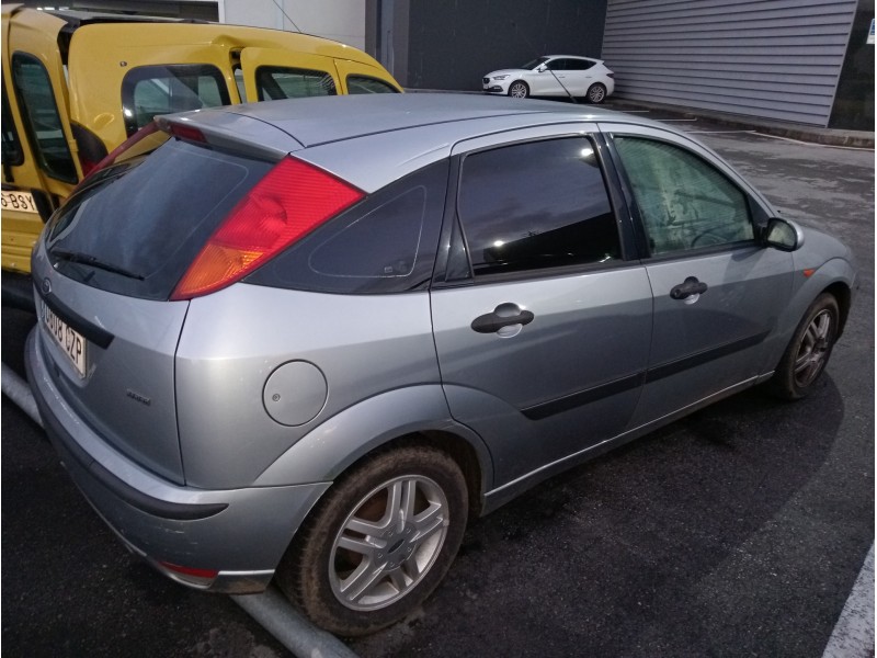 ford focus berlina (cak) del año 2004
