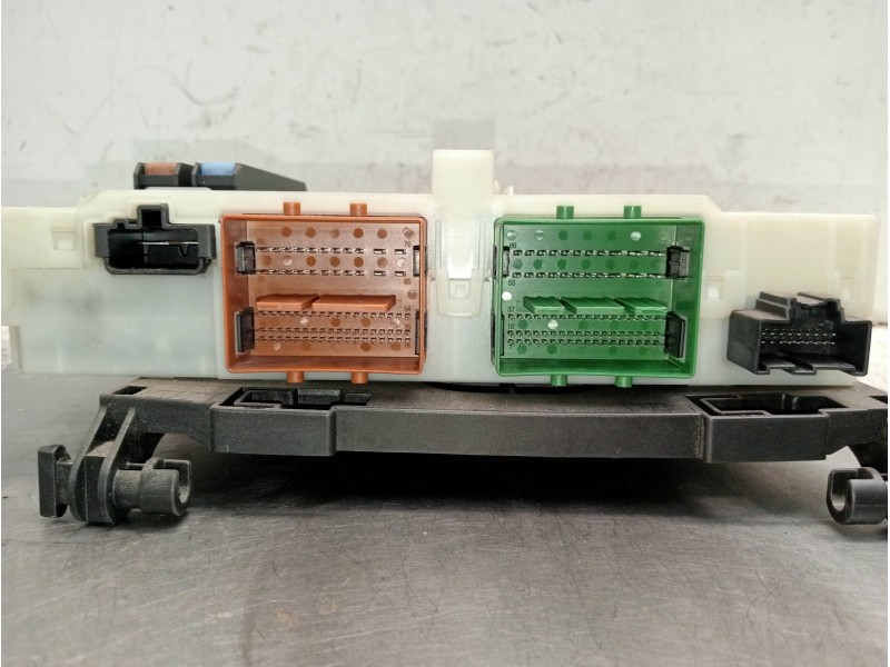 Recambio de caja reles / fusibles para ford galaxy (ca1) titanium referencia OEM IAM 7G9T14A073CD 8E22495 