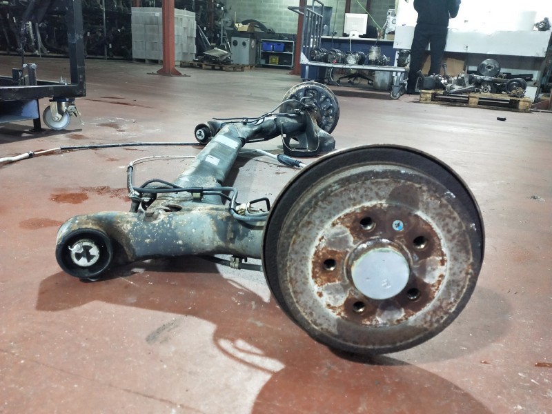 Recambio de puente trasero para volkswagen fox (5z1) básico referencia OEM IAM   ABS