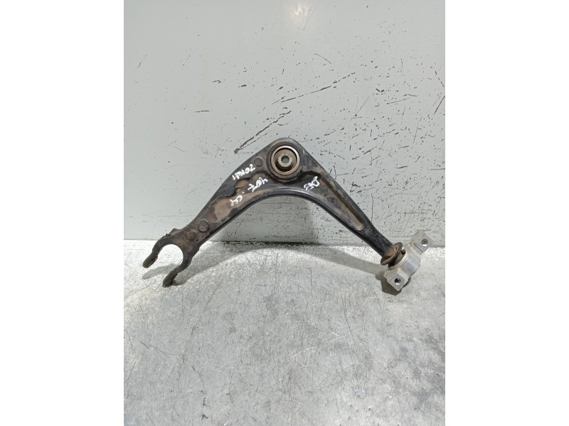 Recambio de brazo suspension inferior delantero derecho para peugeot 407 sw st confort referencia OEM IAM   
