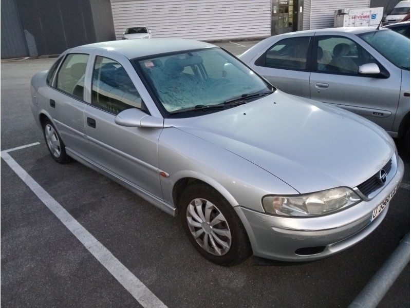 opel vectra b berlina del año 1999