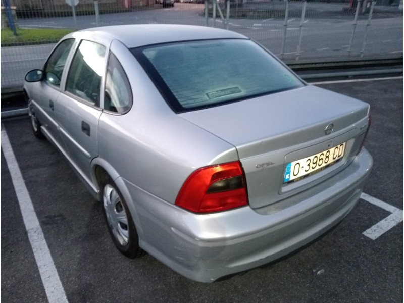opel vectra b berlina del año 1999