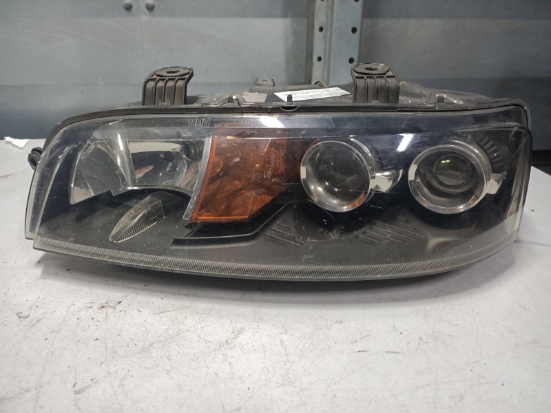 Recambio de faro izquierdo para fiat punto berlina (188) 1.9 diesel eco referencia OEM IAM 89100449  