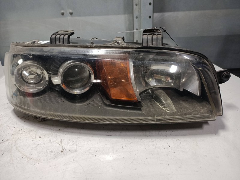 Recambio de faro derecho para fiat punto berlina (188) 1.2 8v elx (i) referencia OEM IAM 89100448  