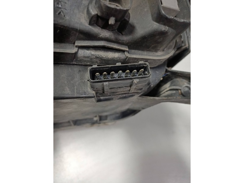 Recambio de faro derecho para fiat punto berlina (188) 1.2 8v elx (i) referencia OEM IAM 89100448  