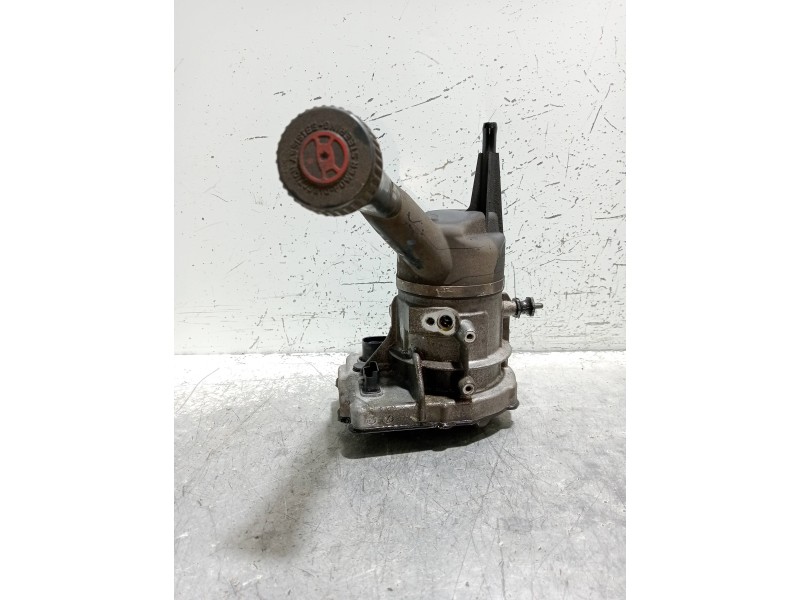 Recambio de bomba direccion para peugeot 308 confort referencia OEM IAM 9686207180  